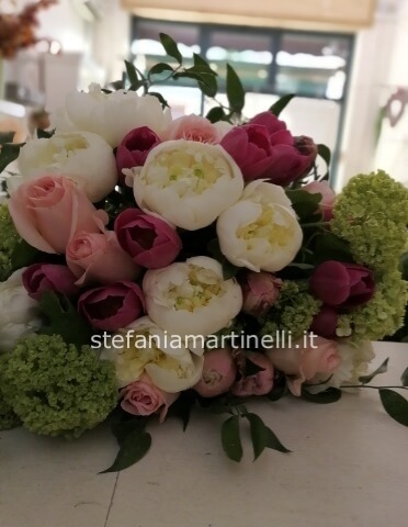 bouquet peonie e fiori misti