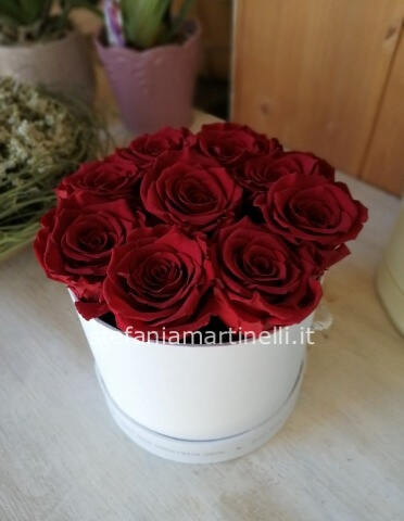 Flower box con 9 rose rosse