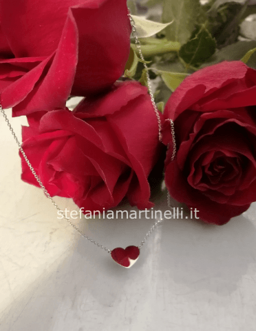9 rose rosse gambo lungo con ciondolo a cuore